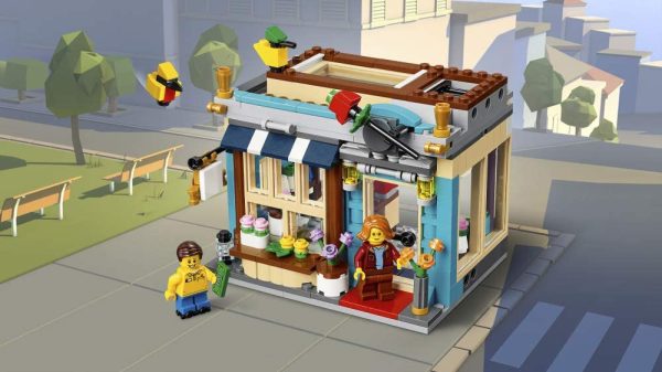 LEGO 31105 Creator 3-in-1 Toy Shop in Town House, Town House Toy Shop - Pastry Shop - Flower Shop Building Set