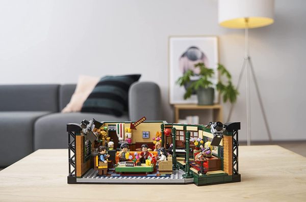 LEGO Ideas 21319 - FRIENDS Central Perk Café, building set